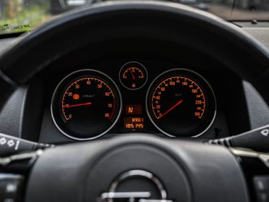 Opel Astra 2011 года, 185 142 км - вид 5