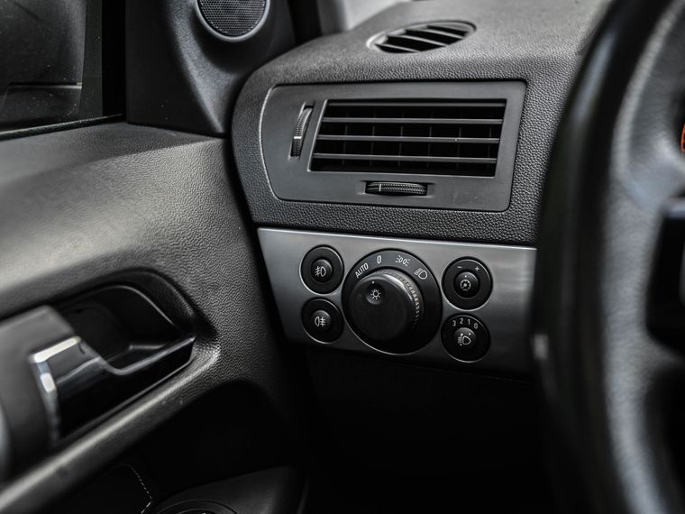 Opel Astra 2011 года, 185 142 км - вид 10