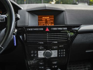 Opel Astra 2011 года, 185 142 км - вид 7