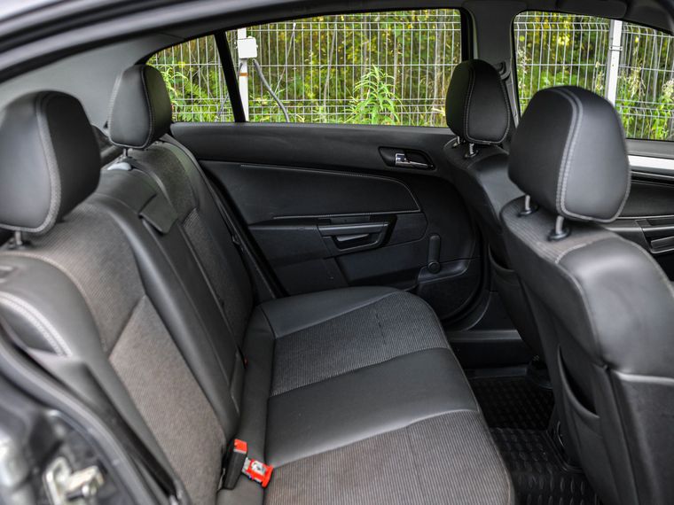 Opel Astra 2011 года, 185 142 км - вид 11