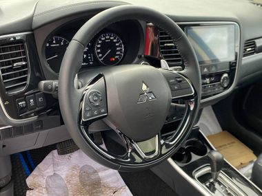 Mitsubishi Outlander 2022 года, 25 км - вид 11