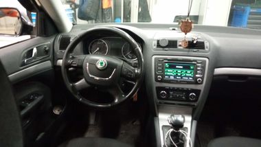 Skoda Octavia 2011 года, 227 877 км - вид 5