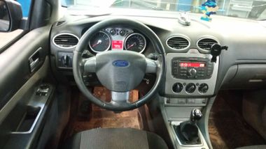 Ford Focus 2010 года, 270 450 км - вид 5