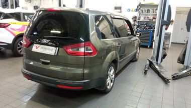 Ford Galaxy 2012 года, 201 127 км - вид 3