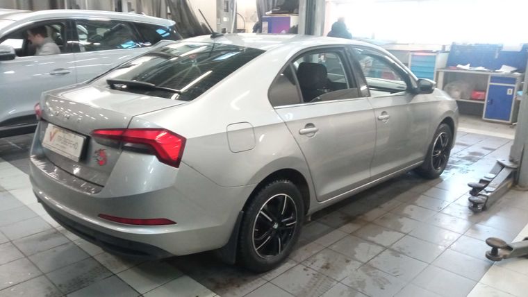 Skoda Rapid 2020 года, 80 970 км - вид 3