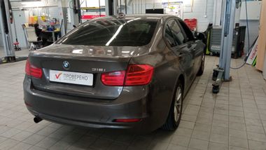 BMW 3 серия 2013 года, 1 950 000 км - вид 3