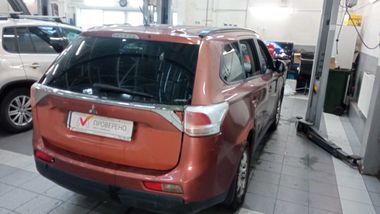Mitsubishi Outlander 2012 года, 320 027 км - вид 3