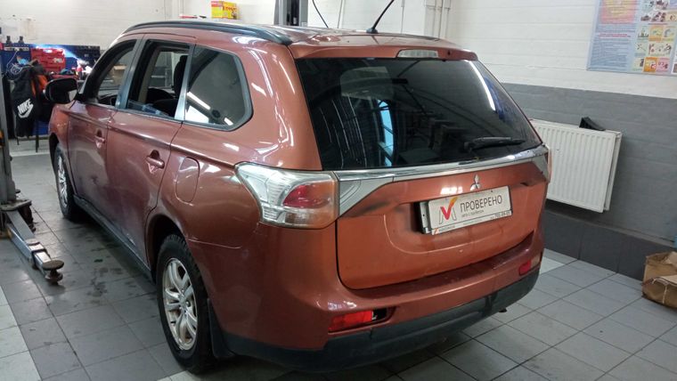 Mitsubishi Outlander 2012 года, 320 027 км - вид 4