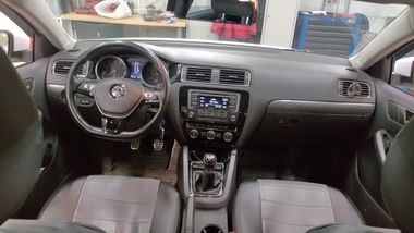 Volkswagen Jetta 2016 года, 106 000 км - вид 5