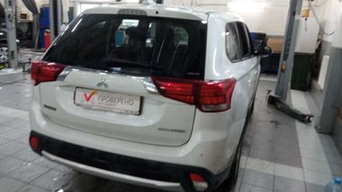 Mitsubishi Outlander 2018 года, 128 543 км - вид 3