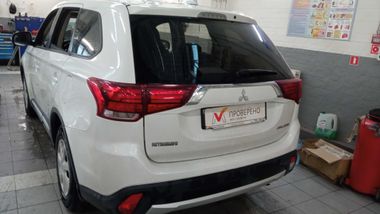 Mitsubishi Outlander 2018 года, 128 543 км - вид 4