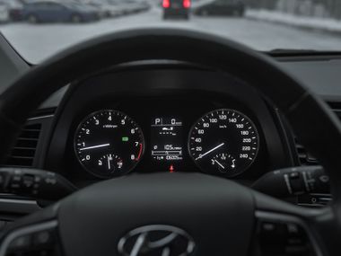 Hyundai Elantra 2018 года, 105 750 км - вид 5