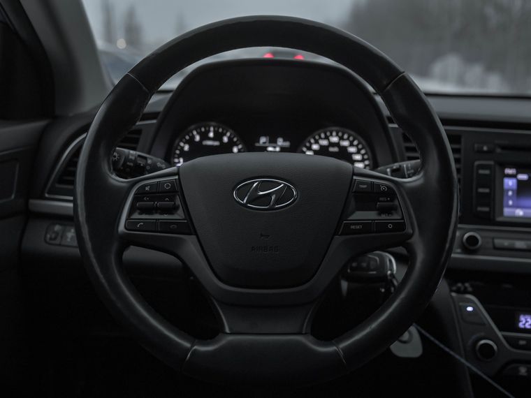 Hyundai Elantra 2018 года, 105 750 км - вид 7