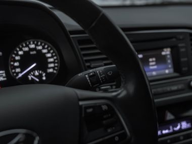 Hyundai Elantra 2018 года, 105 750 км - вид 8