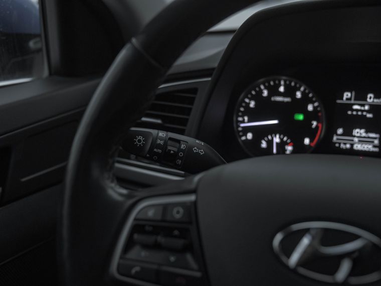 Hyundai Elantra 2018 года, 105 750 км - вид 6