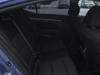 Hyundai Elantra 2018 года, 105 750 км - вид 13