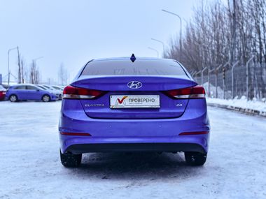 Hyundai Elantra 2018 года, 105 750 км - вид 4