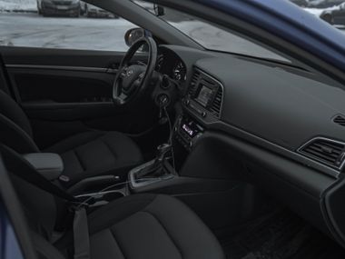 Hyundai Elantra 2018 года, 105 750 км - вид 15