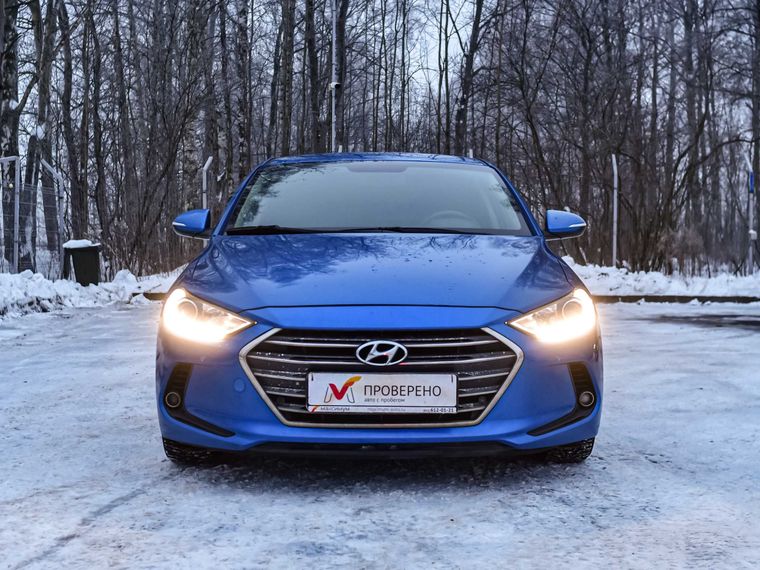Hyundai Elantra 2018 года, 105 750 км - вид 3
