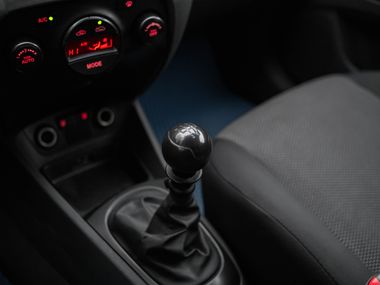 KIA Rio 2010 года, 303 588 км - вид 8