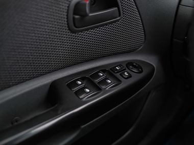 KIA Rio 2010 года, 303 588 км - вид 9