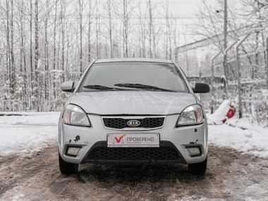 KIA Rio 2010 года, 303 588 км - вид 3