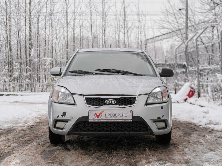KIA Rio 2010 года, 303 588 км - вид 3