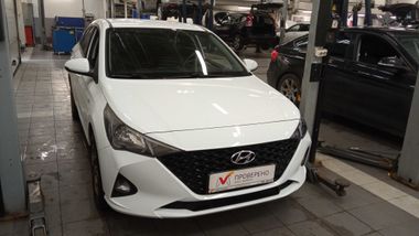 Hyundai Solaris 2020 года, 40 745 км - вид 3