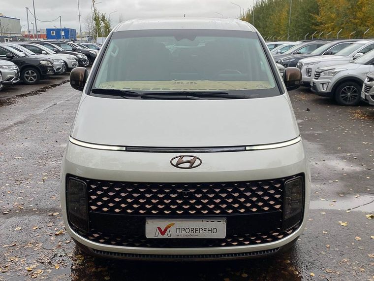 Hyundai Staria 2021 года, 85 000 км - вид 3