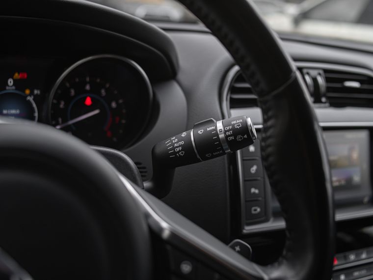 Jaguar F-Pace 2018 года, 186 363 км - вид 7