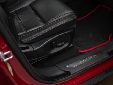 Jaguar F-Pace 2018 года, 186 363 км - вид 15