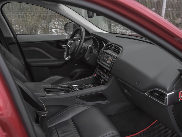 Jaguar F-Pace 2018 года, 186 363 км - вид 15