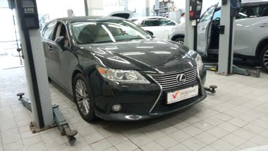 Lexus ES 2014 года, 163 097 км - вид 3