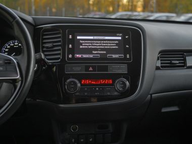 Mitsubishi Outlander 2019 года, 125 425 км - вид 9