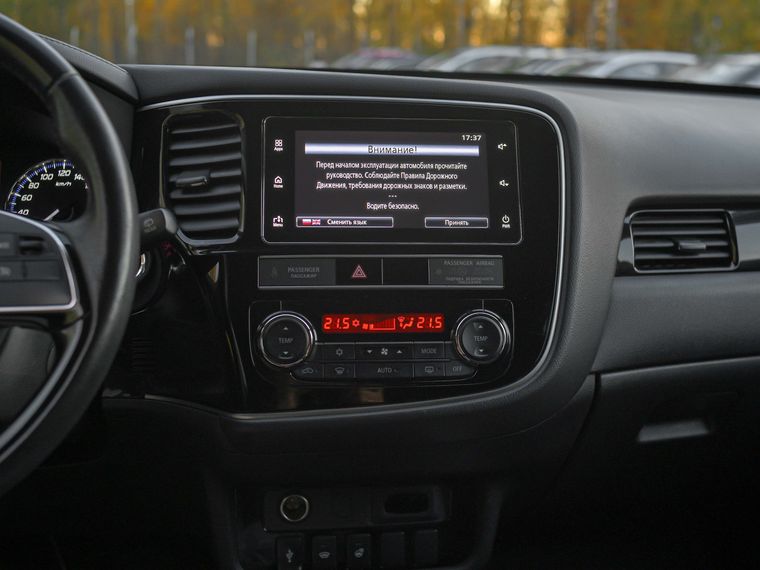 Mitsubishi Outlander 2019 года, 125 425 км - вид 9
