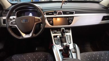 Geely Atlas 2021 года, 66 000 км - вид 5
