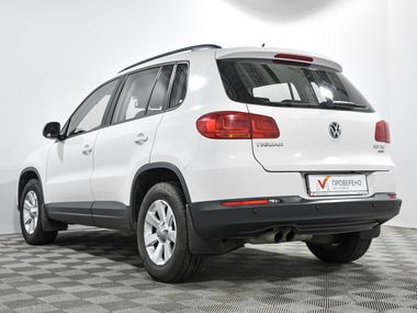 Volkswagen Tiguan 2013 года, 118 409 км - вид 6