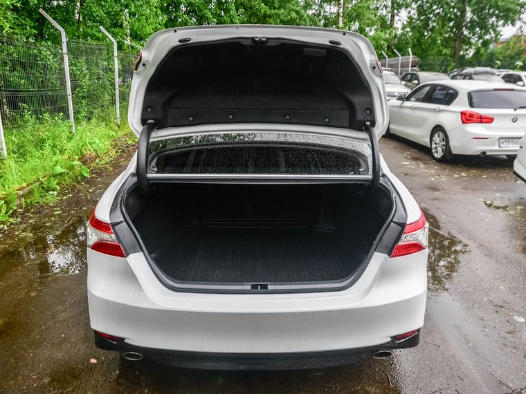 Toyota Camry 2018 года, 100 208 км - вид 18