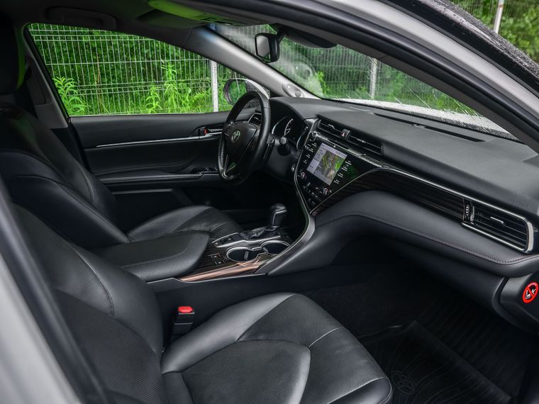 Toyota Camry 2018 года, 100 208 км - вид 17