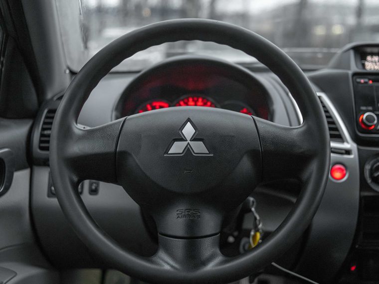 Mitsubishi Pajero Sport 2014 года, 265 000 км - вид 6