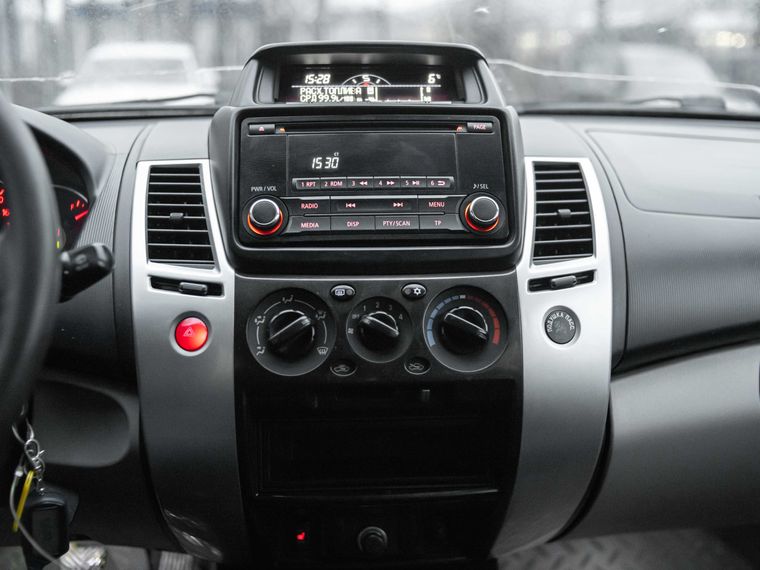 Mitsubishi Pajero Sport 2014 года, 265 000 км - вид 7