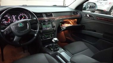 Skoda Superb 2012 года, 297 435 км - вид 5