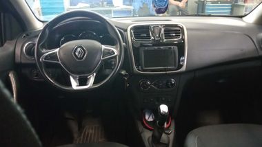Renault Sandero Stepway 2021 года, 90 000 км - вид 5