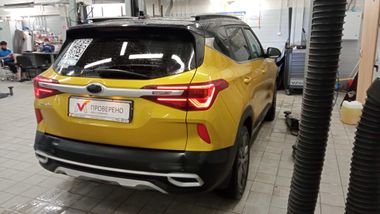 KIA Seltos 2020 года, 114 414 км - вид 3