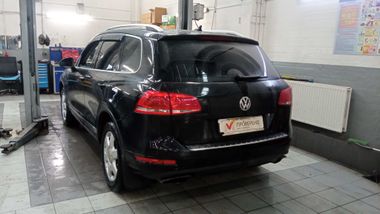 Volkswagen Touareg 2010 года, 488 478 км - вид 4