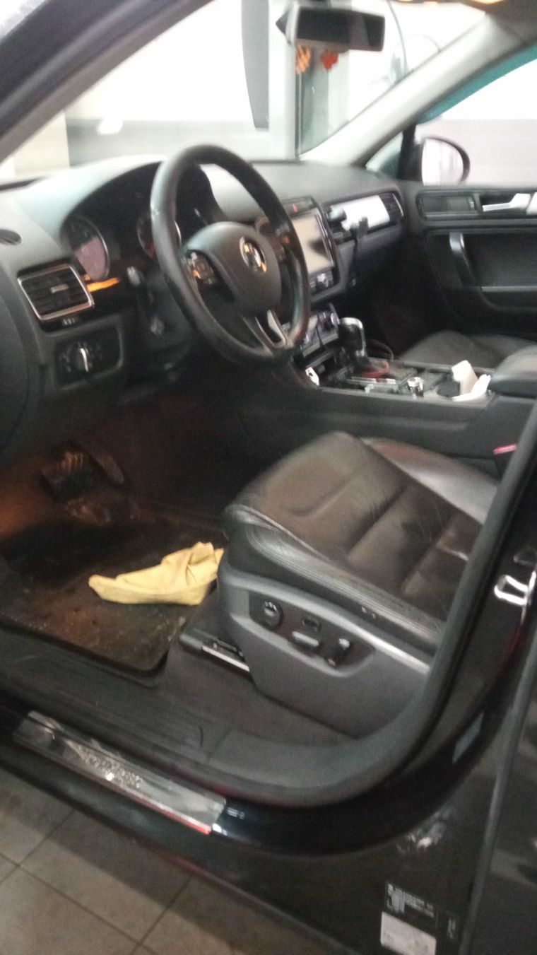 Volkswagen Touareg 2010 года, 488 478 км - вид 5