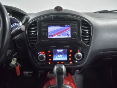 Nissan Juke 2011 года, 219 146 км - вид 9