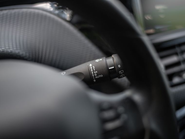 Peugeot 2008 2018 года, 93 398 км - вид 8