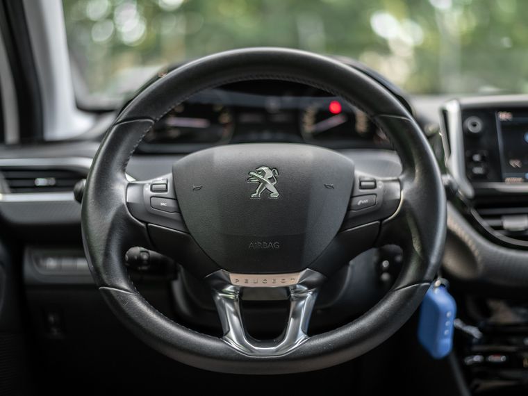 Peugeot 2008 2018 года, 93 398 км - вид 7