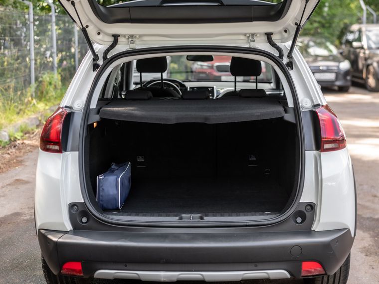 Peugeot 2008 2018 года, 93 398 км - вид 15